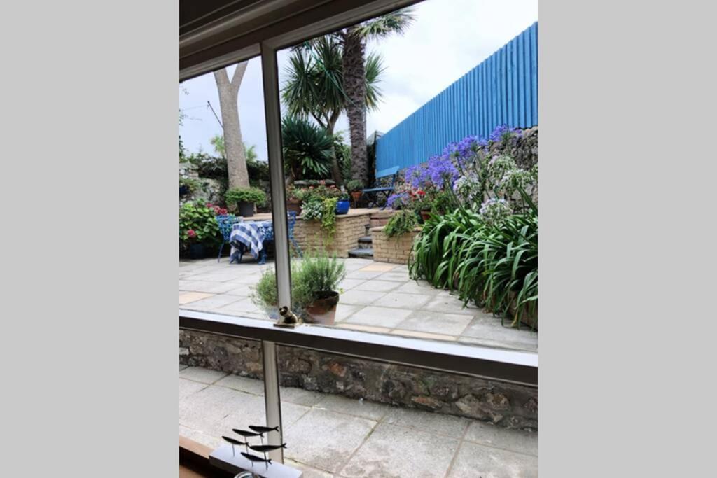 Stunning & Spacious House In Central Tenby Exterior photo